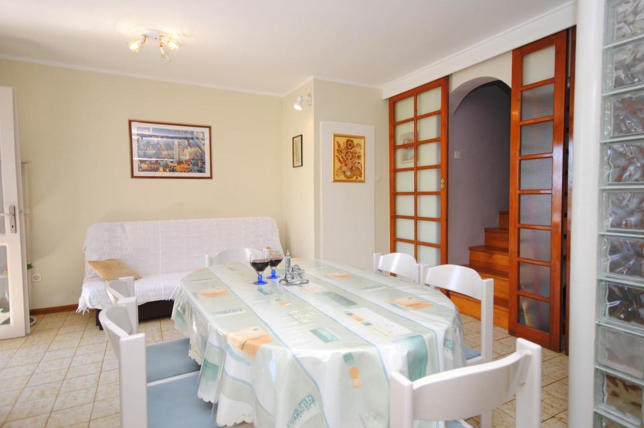 Summer Residence Near The Sea Donji Okrug (Ciovo) Exterior foto