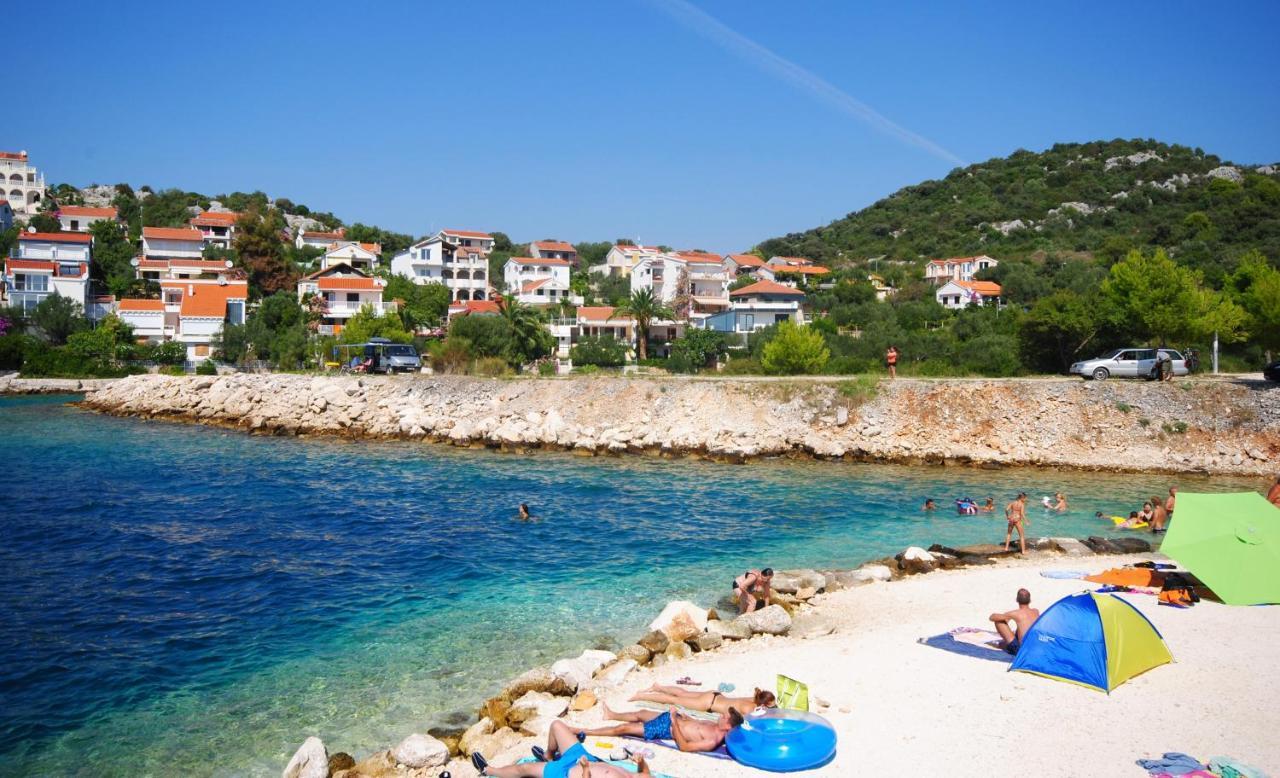 Summer Residence Near The Sea Donji Okrug (Ciovo) Exterior foto